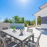 Vila By Istrialux *