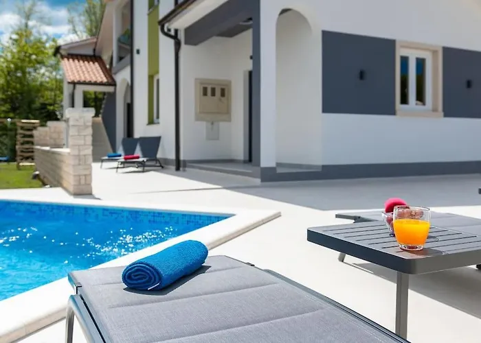 By Istrialux * Benazici